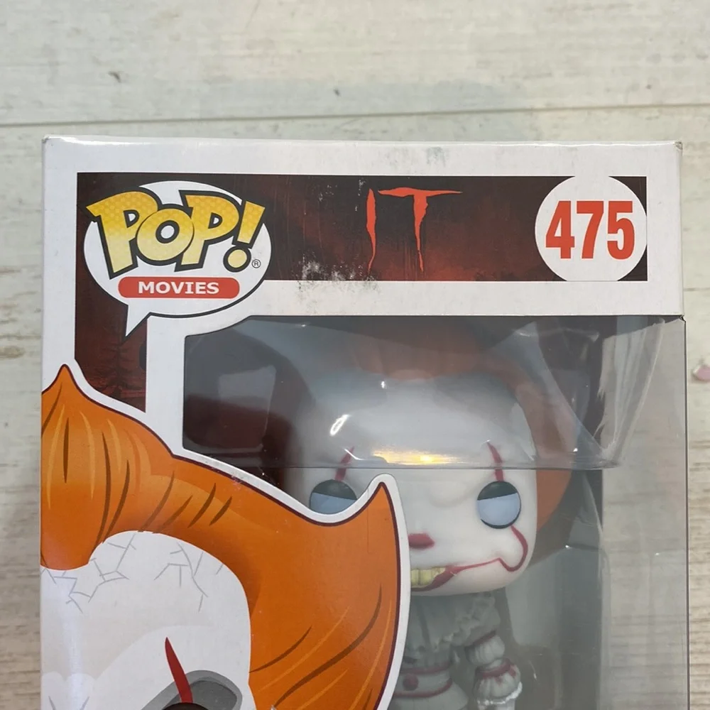 Funko Pop Pennywise With Balloon #475 IT Exclusive Figure - Picture 3 of 10